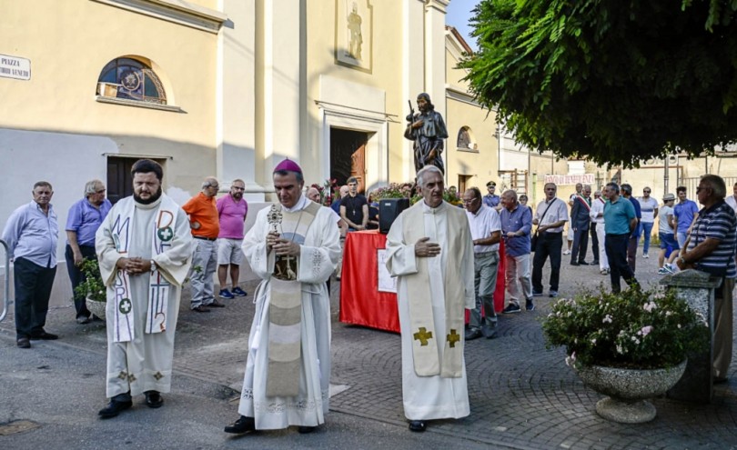 A Rivalba il vescovo Sacchi per San Rocco